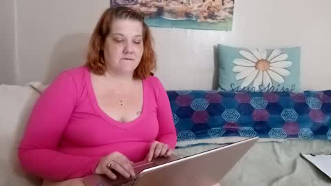 Snapshot of poisonivyvixen chatting on February 2025 06:35:02 PM Poison Ivy online show from February 2025 06:35:02 PM