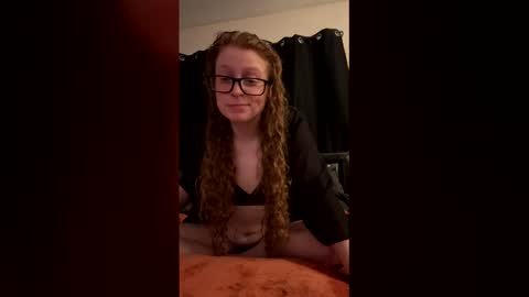 Snapshot of poisonivyy95 chatting on March 2026 02:58:01 AM poisonivyy95 online show from March 2026 02:58:01 AM