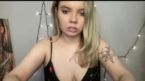 Snapshot of polinajones chatting on December 2024 09:13:02 AM PolinaJones online show from December 2024 09:13:02 AM
