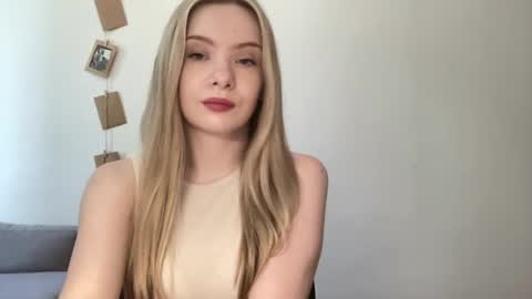 polishangel222 online show from July 2026 12:37:01 PM