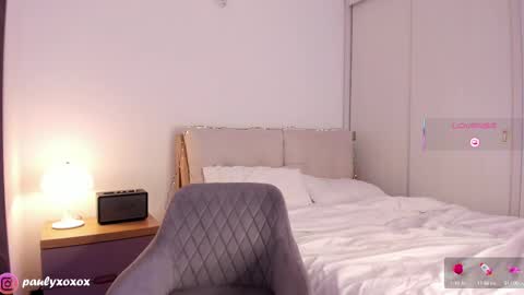 Polly online show from September 2025 04:10:02 PM