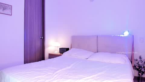 Polly online show from November 2025 12:12:01 AM