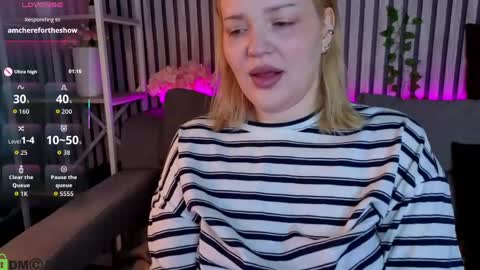 Snapshot of polly__mayer chatting on April 2026 01:48:01 AM Polly online show from April 2026 01:48:01 AM