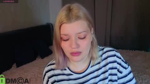 Snapshot of polly__mayer chatting on May 2026 01:11:02 AM Polly online show from May 2026 01:11:02 AM