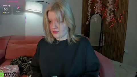 Snapshot of polly__mayer chatting on May 2026 01:10:02 AM Polly online show from May 2026 01:10:02 AM