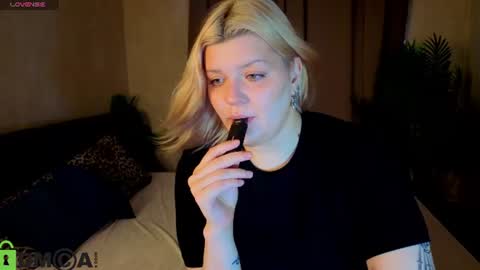 Snapshot of polly__mayer chatting on July 2026 12:50:02 AM Polly online show from July 2026 12:50:02 AM