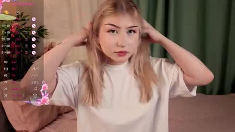 Anna online show from October 2025 05:46:01 PM