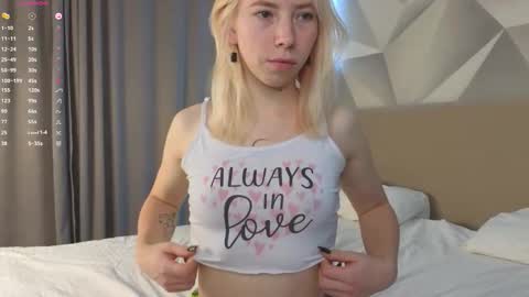 Anna online show from December 2025 04:23:01 PM