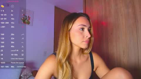 Snapshot of pollygrey_ chatting on June 2026 02:48:01 AM Carolina online show from June 2026 02:48:01 AM