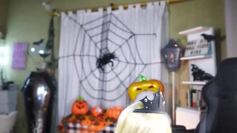  - Help me Reach 100 thumbs up  online show from October 2025 01:55:02 AM