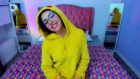 Mia online show from May 2026 12:54:02 PM