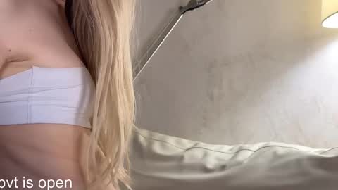 Adele online show from February 2025 06:23:02 PM