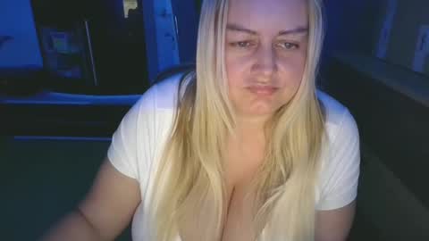 Snapshot of pornbusty chatting on February 2025 09:27:02 PM MelissOfficial online show from February 2025 09:27:02 PM