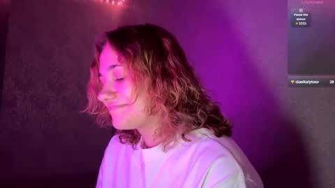 Snapshot of portiadunnuck chatting on October 2025 02:47:02 PM Anna Vdovoch online show from October 2025 02:47:02 PM