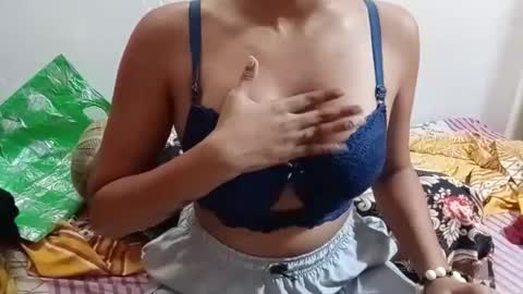 poulomi online show from November 2025 05:57:01 PM