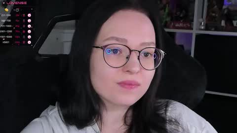 Robyn online show from November 2025 05:34:01 PM