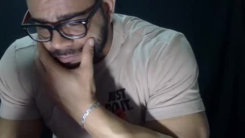 Snapshot of powerdmuscle chatting on May 2026 12:18:01 AM powerdmuscle online show from May 2026 12:18:01 AM