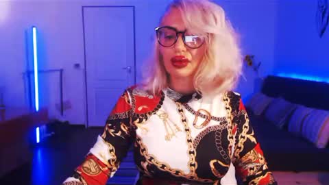 Snapshot of preggyhotmommy chatting on December 2024 08:28:02 PM Victoria online show from December 2024 08:28:02 PM