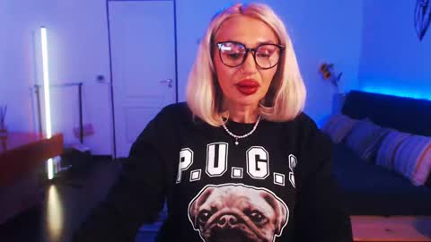 Snapshot of preggyhotmommy chatting on December 2024 08:08:01 PM Victoria online show from December 2024 08:08:01 PM