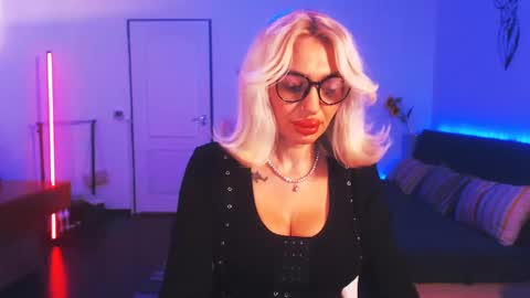 Snapshot of preggyhotmommy chatting on December 2024 09:50:02 PM Victoria online show from December 2024 09:50:02 PM