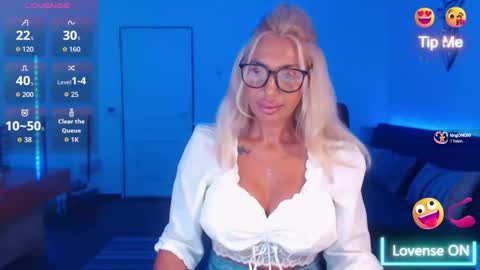 Snapshot of preggyhotmommy chatting on September 2025 07:24:02 PM Victoria online show from September 2025 07:24:02 PM