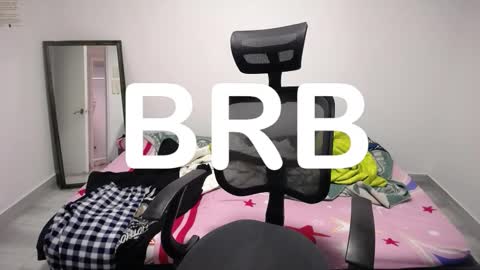 Snapshot of present_the_magic chatting on November 2025 05:59:01 PM Plux online show from November 2025 05:59:01 PM