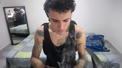 Snapshot of present_the_magic chatting on January 2026 07:50:02 PM Plux online show from January 2026 07:50:02 PM