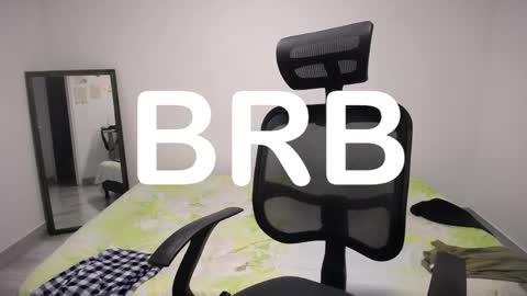 Snapshot of present_the_magic chatting on April 2026 08:12:02 AM Plux online show from April 2026 08:12:02 AM