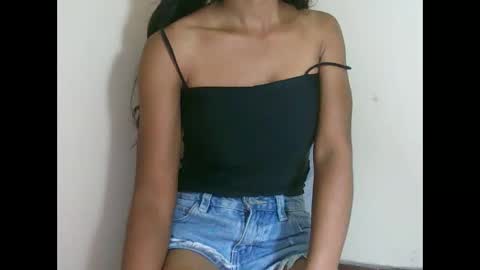 prettiethalia online show from October 2025 07:29:01 AM