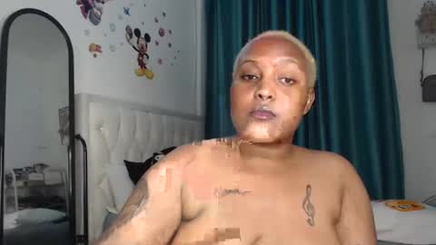 Snapshot of pretty_annah chatting on December 2024 01:14:01 AM Annah online show from December 2024 01:14:01 AM
