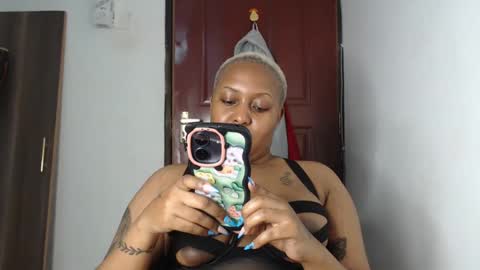 Snapshot of pretty_annah chatting on January 2025 03:18:01 PM Annah online show from January 2025 03:18:01 PM