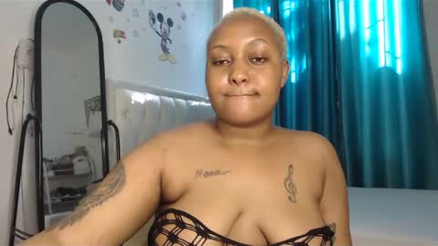 Snapshot of pretty_annah chatting on February 2025 01:22:01 PM Annah online show from February 2025 01:22:01 PM