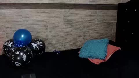 pretty_cristal22 online show from December 2025 01:33:02 AM