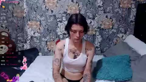 pretty_cristal22 online show from June 2026 12:20:01 PM