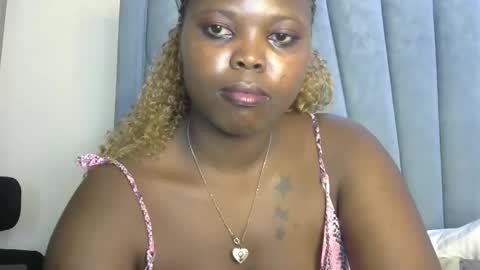 pretty_fel online show from November 2025 03:17:02 AM