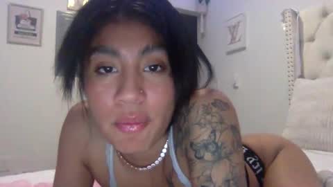 pretty_girl828687 online show from April 2026 12:05:02 PM