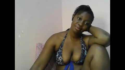 pretty_kylah online show from November 2025 01:27:01 AM