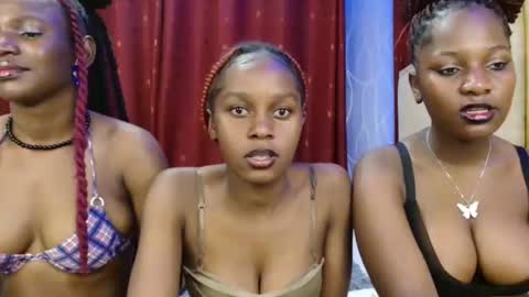 Snapshot of pretty_lioness_ chatting on February 2026 03:40:02 PM Pretty online show from February 2026 03:40:02 PM