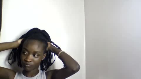 pretty luv1 online show from July 2026 06:22:01 PM