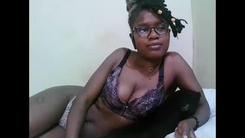 Snapshot of pretty_mellan chatting on January 2025 10:43:02 AM pretty_mellan online show from January 2025 10:43:02 AM