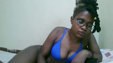 Snapshot of pretty_mellan chatting on January 2025 11:02:02 AM pretty_mellan online show from January 2025 11:02:02 AM