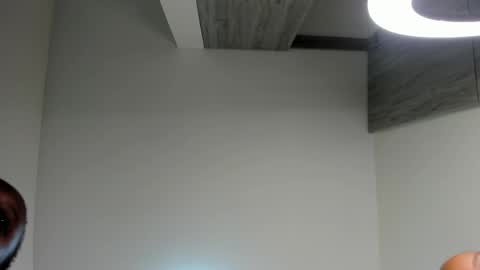 pretty_peshy online show from April 2026 07:05:02 PM