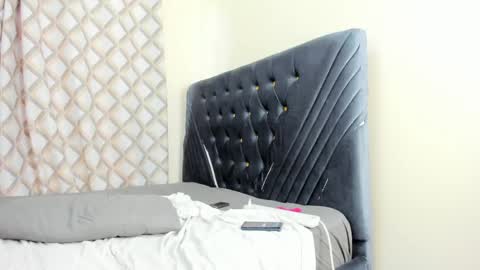 pretty_peshy online show from April 2026 07:11:01 AM