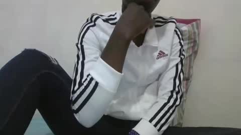 Snapshot of pretty_petite_ebony chatting on December 2024 12:00:02 PM pretty_petite_ebony online show from December 2024 12:00:02 PM