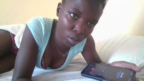 Snapshot of pretty_petite_ebony chatting on January 2025 12:15:02 PM pretty_petite_ebony online show from January 2025 12:15:02 PM