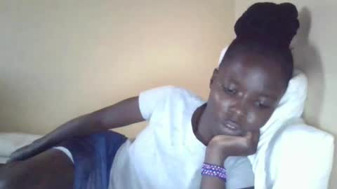 Snapshot of pretty_petite_ebony chatting on January 2025 02:24:02 PM pretty_petite_ebony online show from January 2025 02:24:02 PM