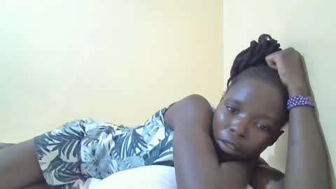 Snapshot of pretty_petite_ebony chatting on February 2025 09:11:02 PM pretty_petite_ebony online show from February 2025 09:11:02 PM