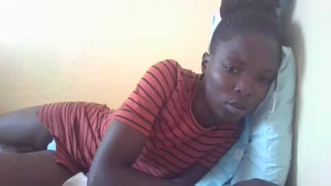 Snapshot of pretty_petite_ebony chatting on February 2025 02:55:02 PM pretty_petite_ebony online show from February 2025 02:55:02 PM