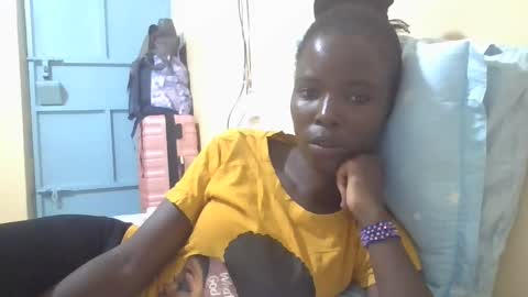 Snapshot of pretty_petite_ebony chatting on February 2025 08:33:01 PM pretty_petite_ebony online show from February 2025 08:33:01 PM