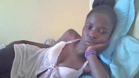 Snapshot of pretty_petite_ebony chatting on February 2025 11:27:01 AM pretty_petite_ebony online show from February 2025 11:27:01 AM